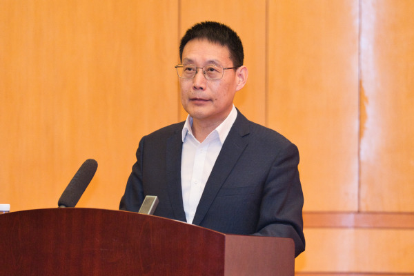 我校召开2025年干部西席大会