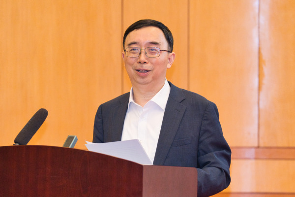 我校召开2025年干部西席大会