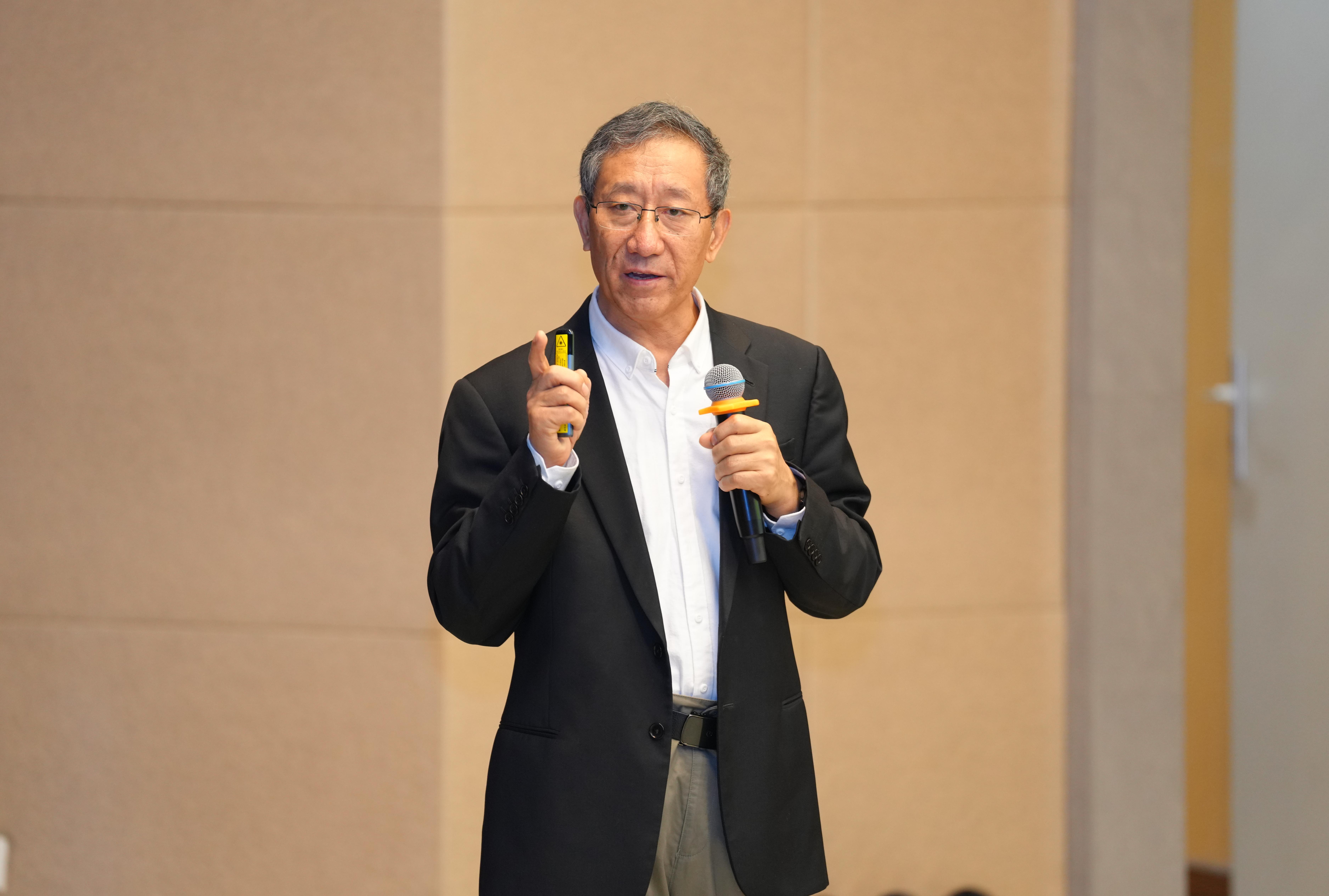 中国工程院院士周玉做客我校“问天科学讲坛”