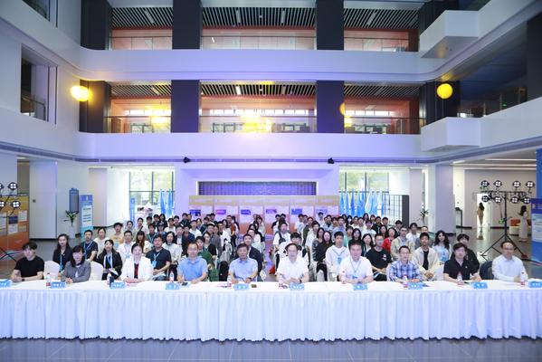 天下青少年科技立异大赛关联赛事“校园行”江苏站活动在我校举行