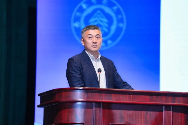 我校召开全校低空科技立异生长大会