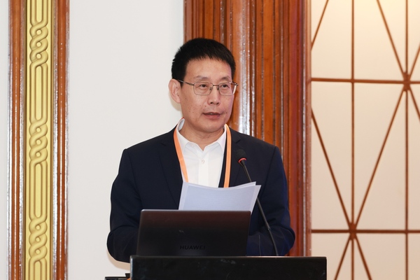 首届力学交织人才作育钻研会顺遂召开