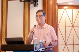 首届力学交织人才作育钻研会顺遂召开