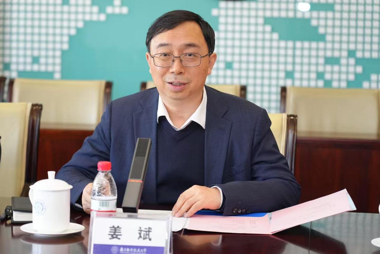 人力资源和社会包管部外国专家效劳司司长聂生奎一行来校调研