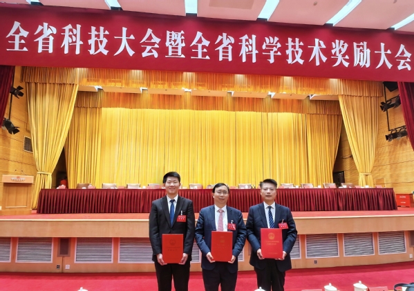 我校16项效果在江苏省科学手艺奖励大会上受表扬