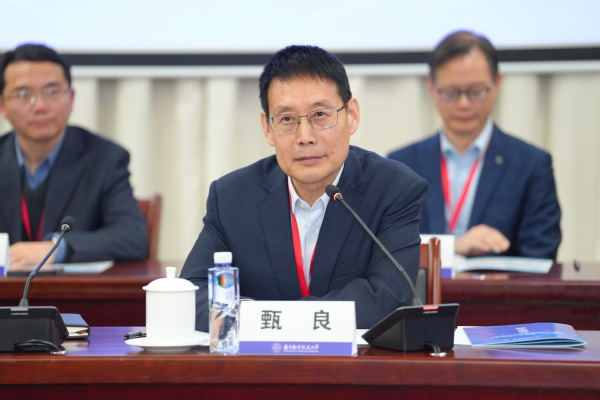 中国商飞—欧陆注册大飞机研究院第一届理事会第二次聚会在我校召开