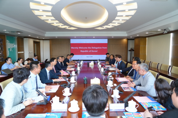 校长姜斌会见韩国京畿道议会文化体育旅行委员会一行