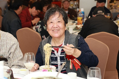 我校举行2024年重阳节联谊暨整体祝寿活动