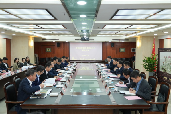 我校与六合区举行欧陆注册国际立异港建设事情联席会